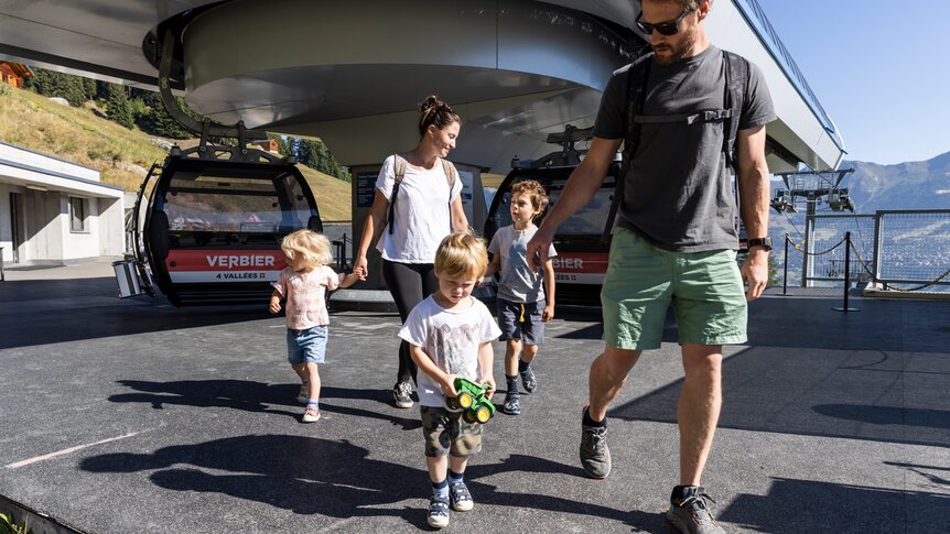 Cabine de Bruson en famille